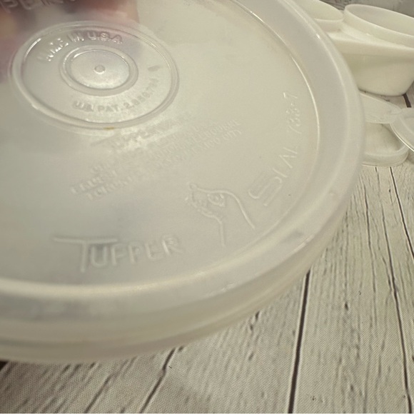 vintage tupperware planter tray/ condiment tray with seals food prep entertain - Picture 5 of 12